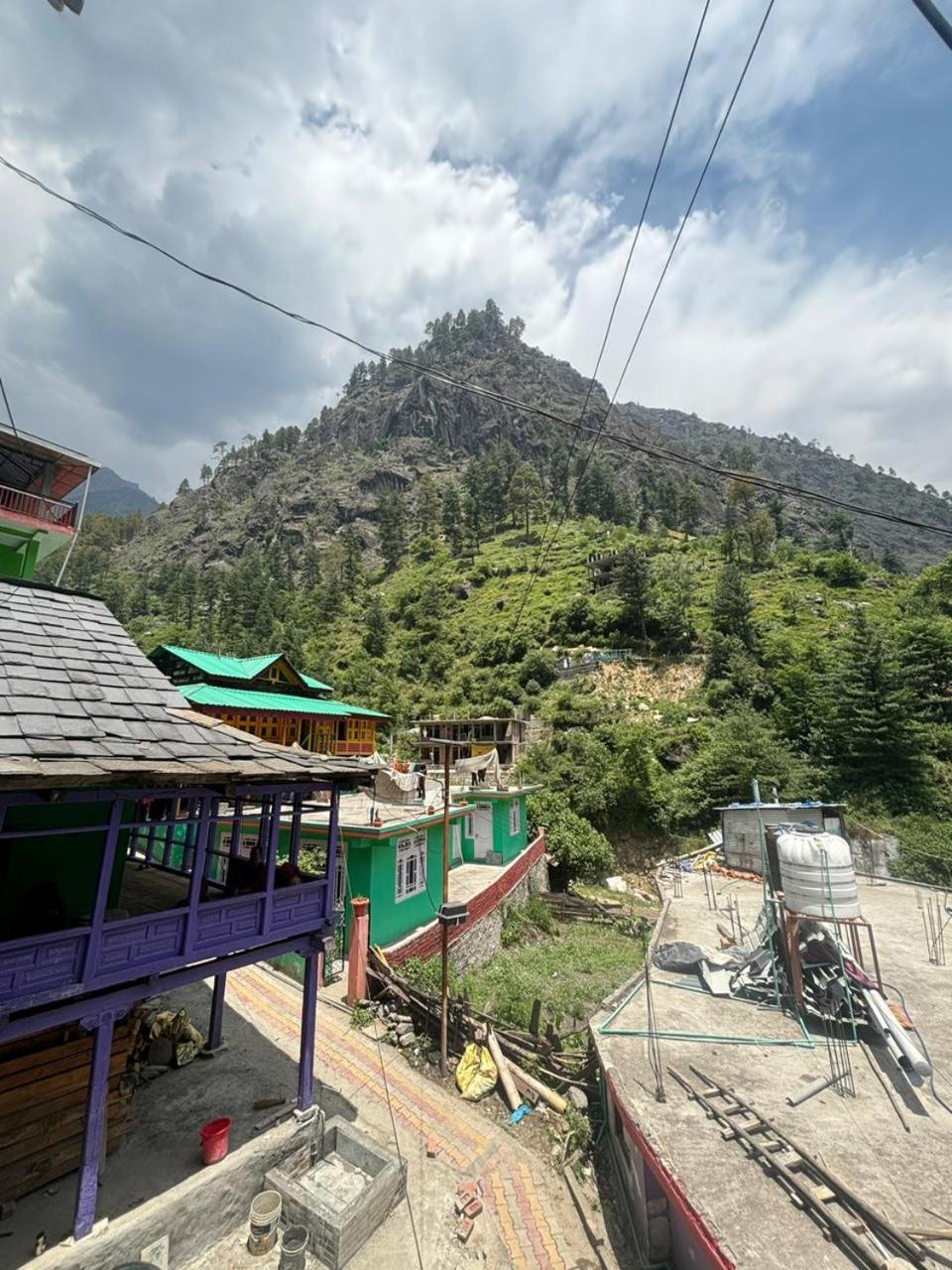 Pahadirovers Homestay & Cafe Kasol Extérieur photo