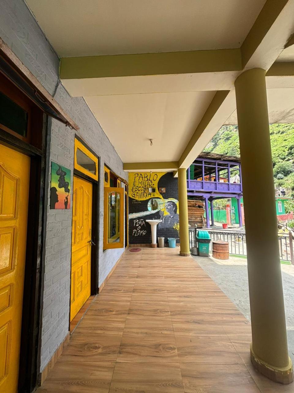 Pahadirovers Homestay & Cafe Kasol Extérieur photo