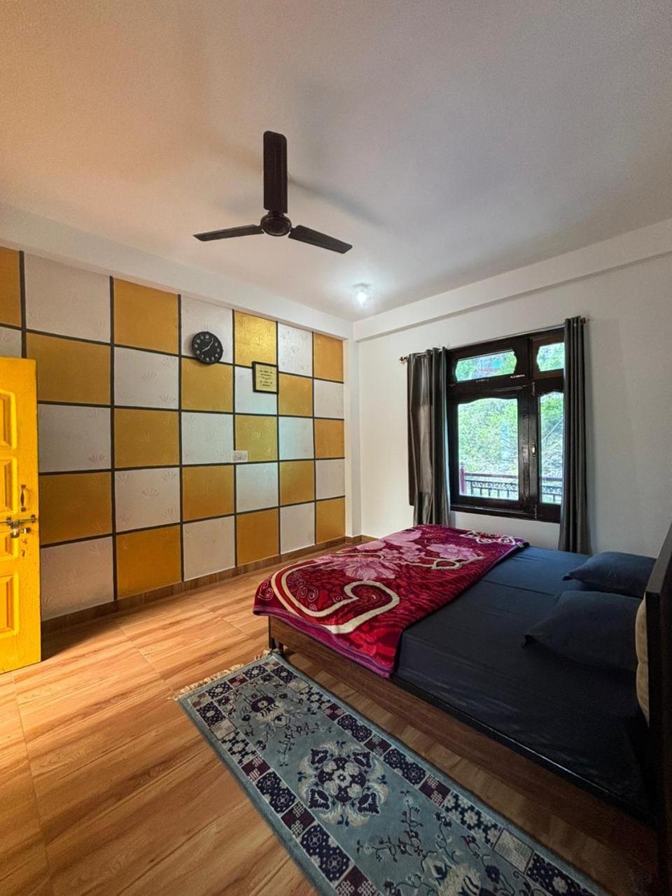 Pahadirovers Homestay & Cafe Kasol Extérieur photo