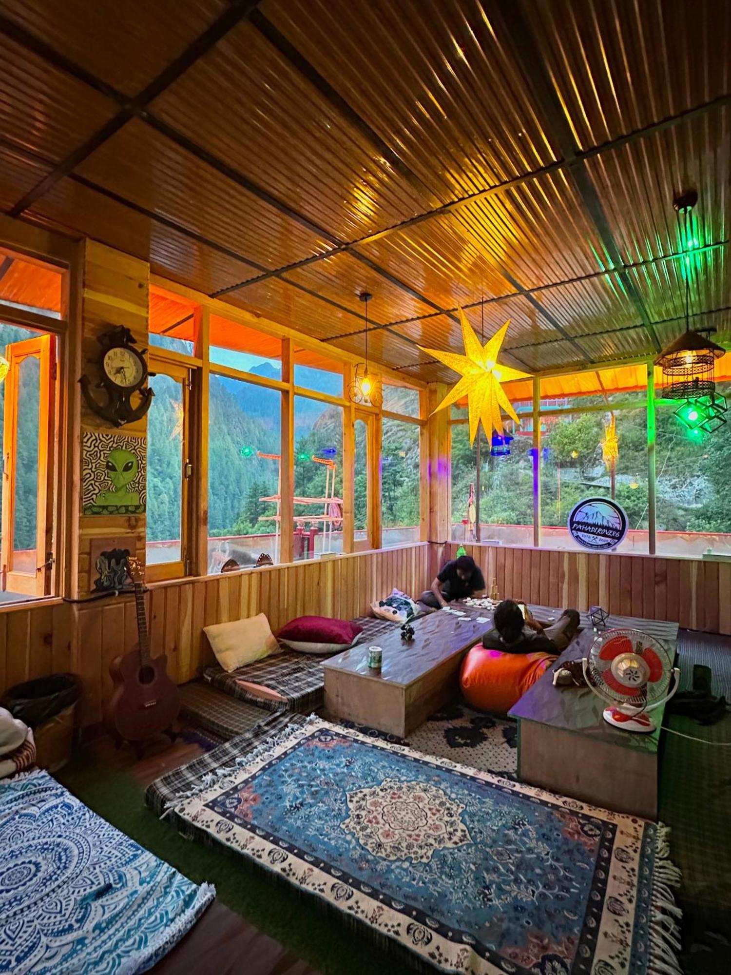 Pahadirovers Homestay & Cafe Kasol Extérieur photo