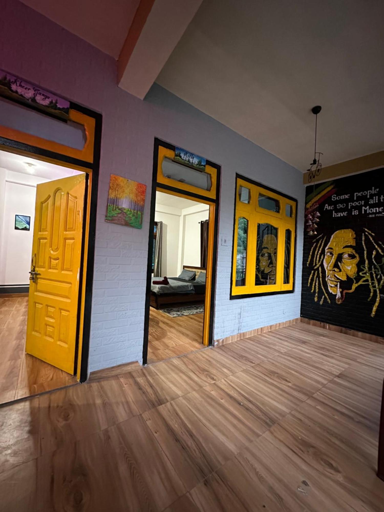 Pahadirovers Homestay & Cafe Kasol Extérieur photo