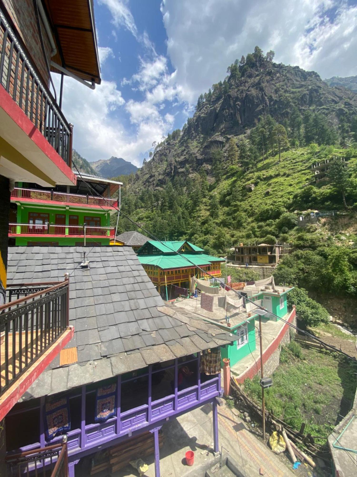 Pahadirovers Homestay & Cafe Kasol Extérieur photo