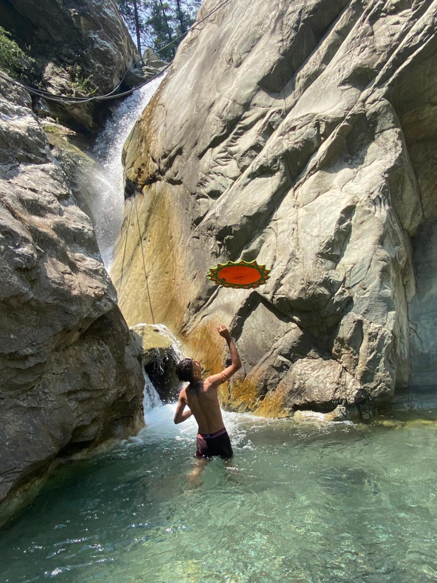 Pahadirovers Homestay & Cafe Kasol Extérieur photo