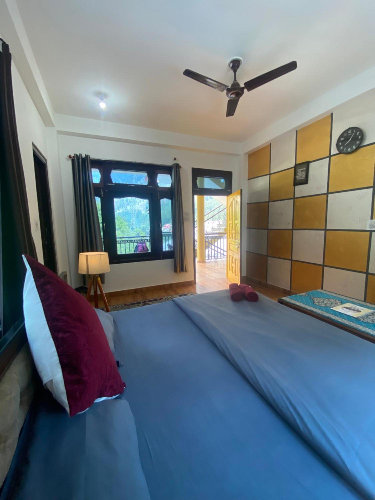Pahadirovers Homestay & Cafe Kasol Extérieur photo