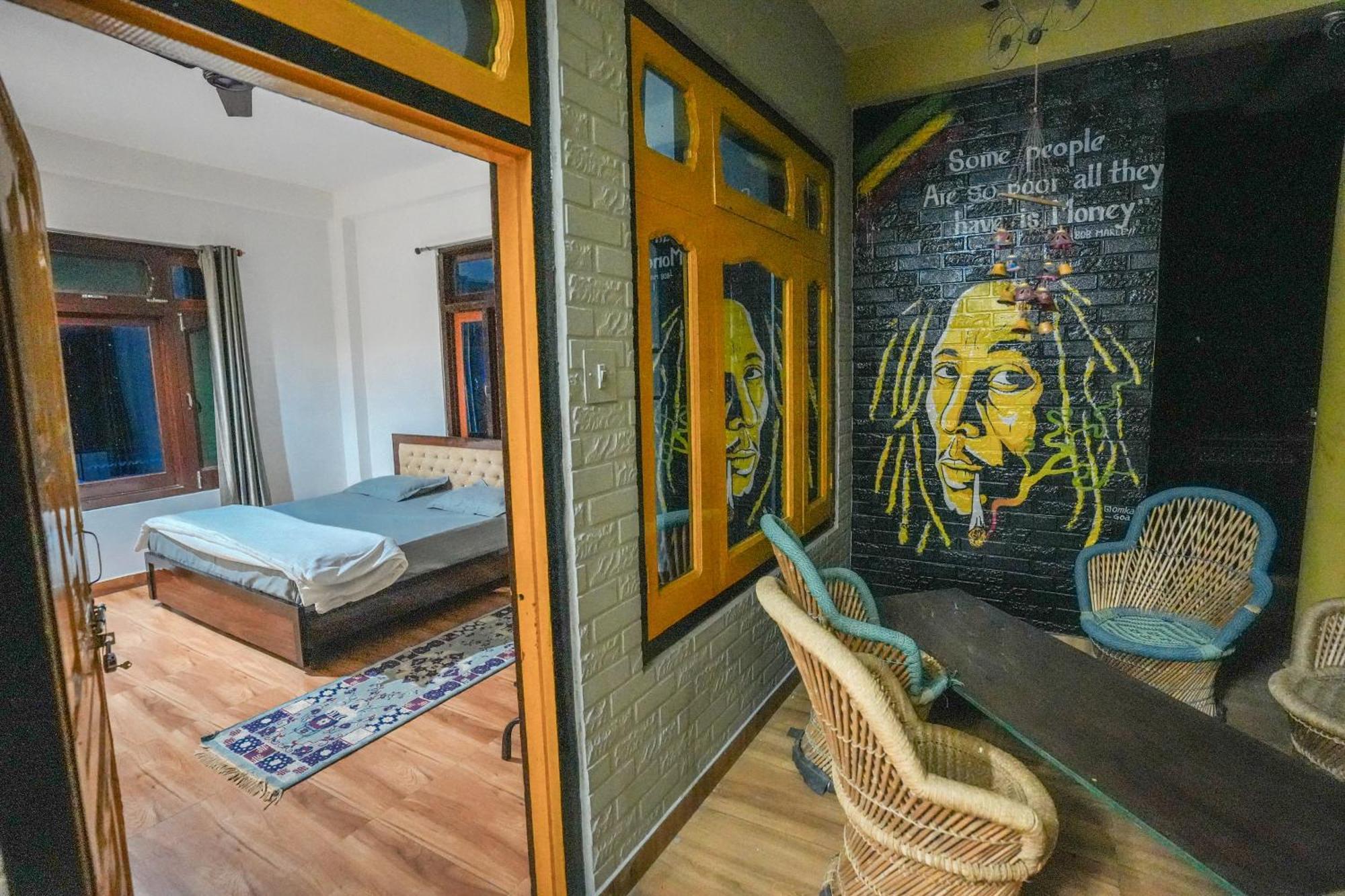 Pahadirovers Homestay & Cafe Kasol Extérieur photo