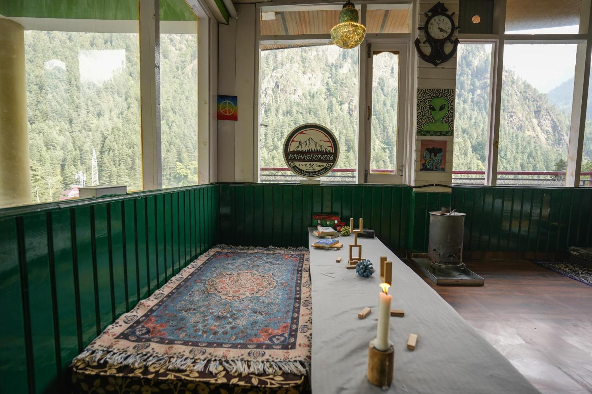 Pahadirovers Homestay & Cafe Kasol Extérieur photo